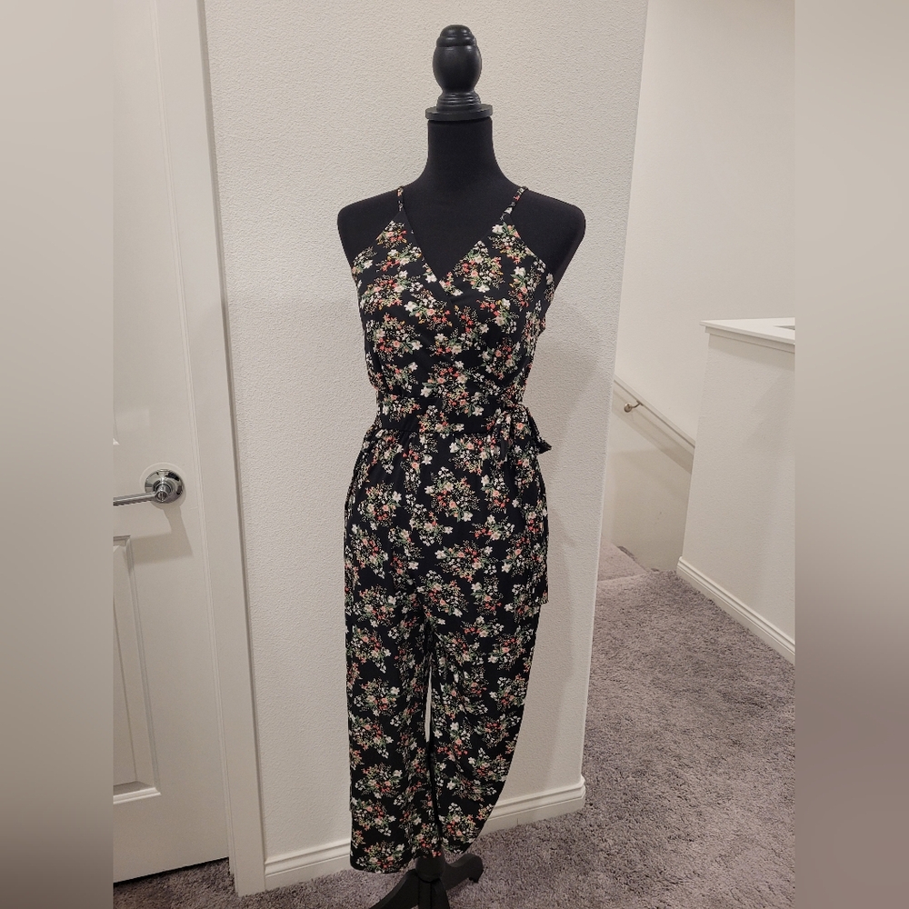 NWOT Kaileigh Floral Jumpsuit